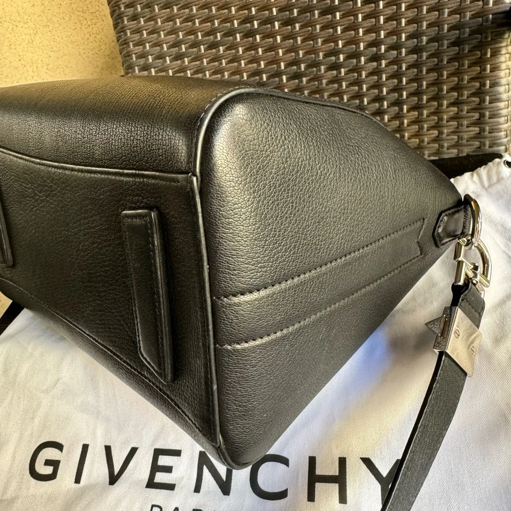 Givenchy Antigona Black Leather Bag - Picture 7 of 12
